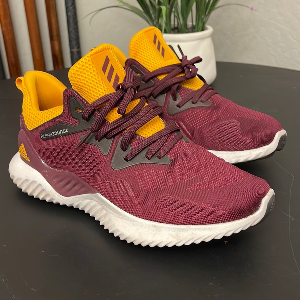 Adidas alphabounce size 9.5.